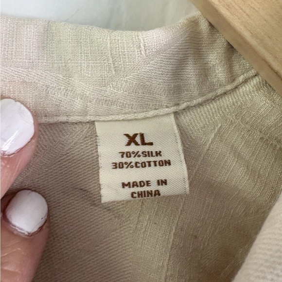 Caribbean Silk Blend Hawaiian Shirt – Leaf Imprint – Relaxed Fit – Extra Large - Picture 4 of 5